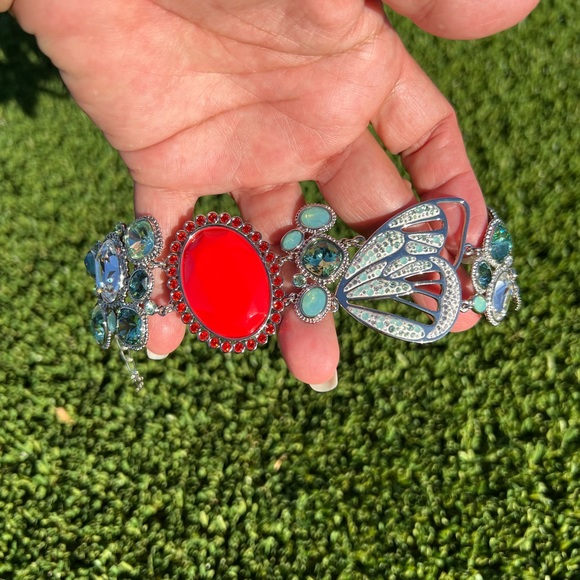 Swarovski Silver Nova Bracelet and Earrings - Picture 8 of 10